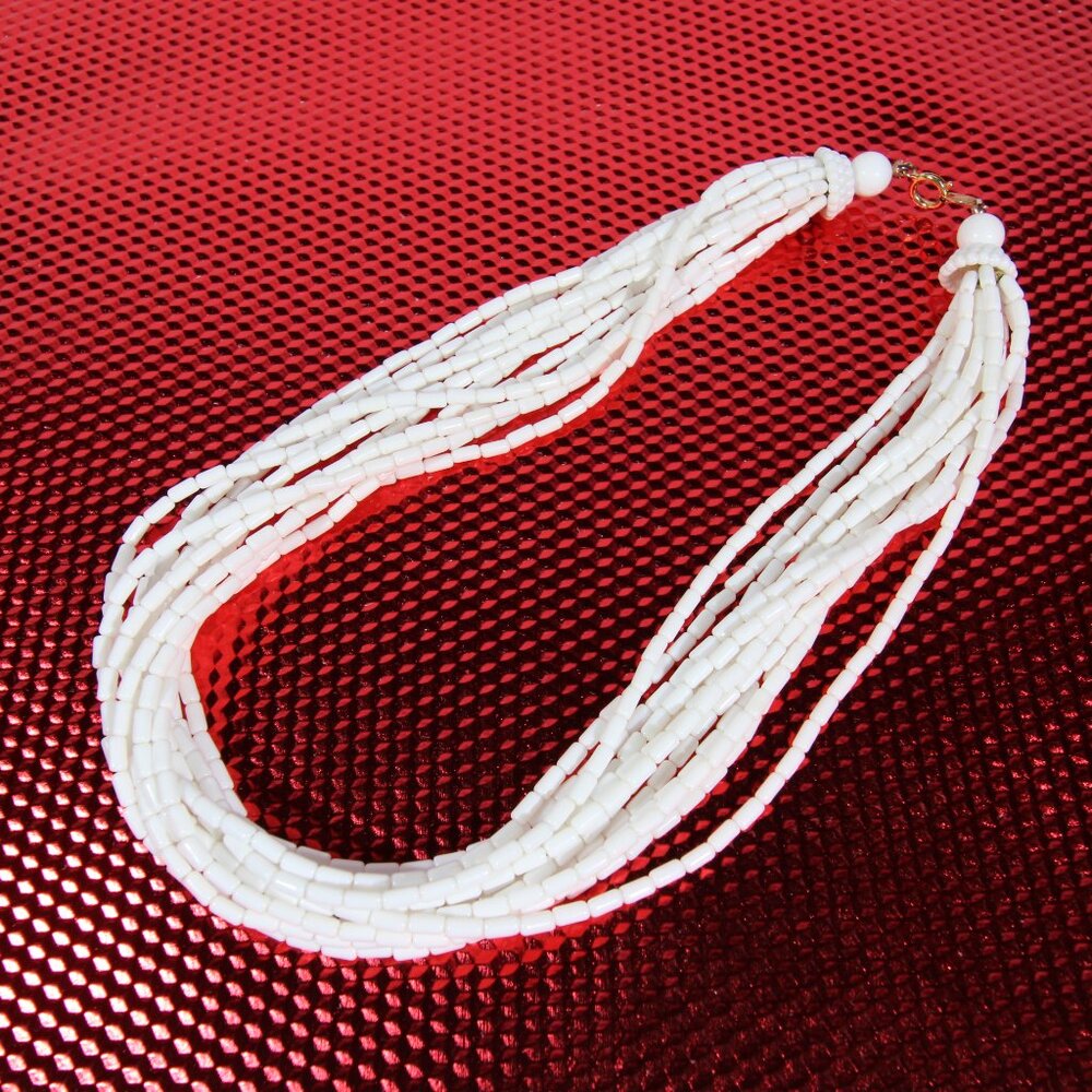 Vintage 1980s Trifari TM White Milk Glass Beaded Necklace